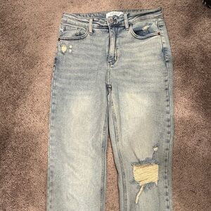Judy Blue Light Wash Distressed Straight Leg Jeans